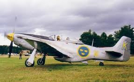 RC Radiostyrt Modellflygplan - P-51D Mustang SE - Italeri - 1:72
