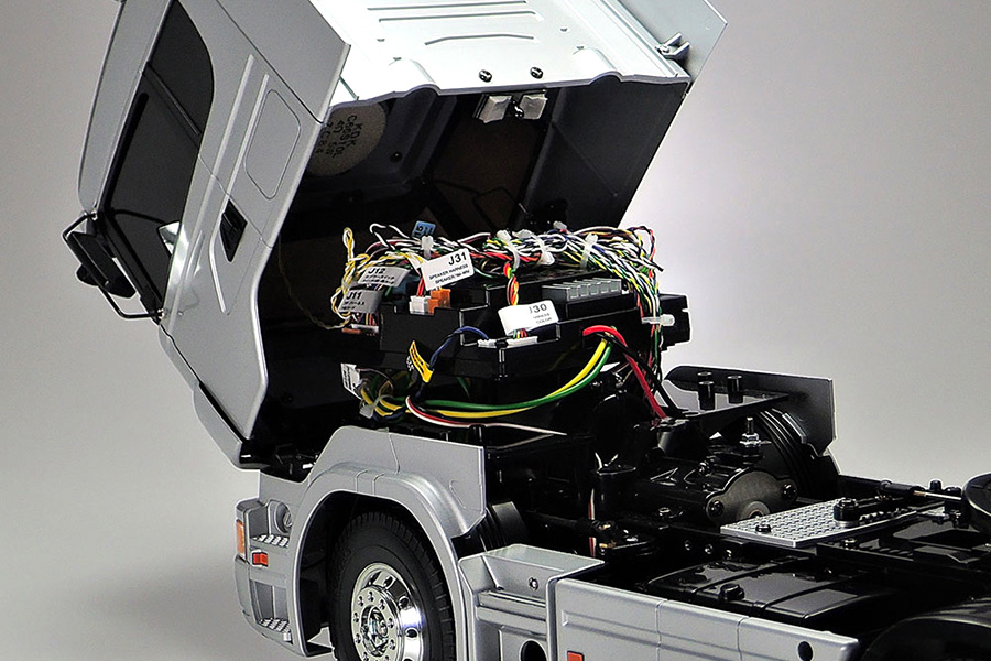 Radiostyrd lastbil - Tamiya 1:14 Scania R470 Silver Edition - Kit