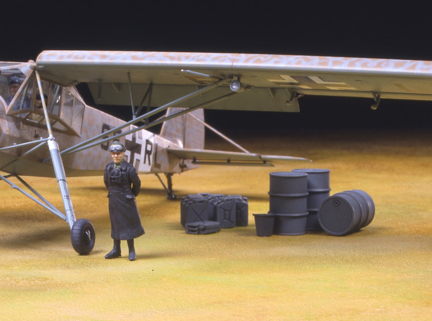 Thumbnail 678 f�r Byggmodell flygplan - Fi156C Fieseler Storch - 1:48 - Tamiya