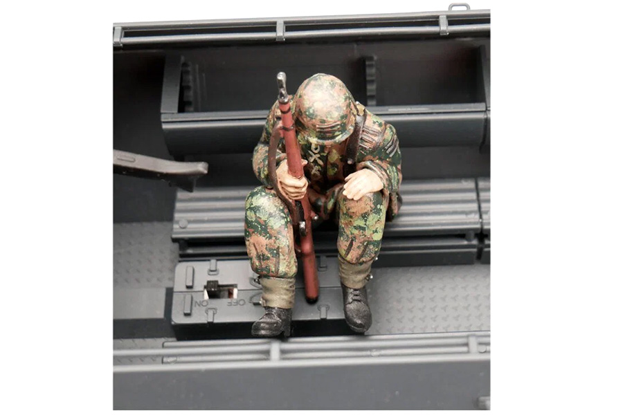Thumbnail 735 f�r 1/16 Figur Sd.Kfz. 251 Panzergrenadier 6 Platanentarn Frhling